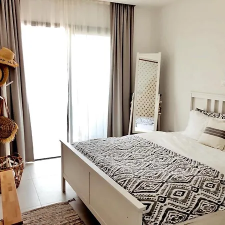 Apartament Seaview Tmece Larnaca *