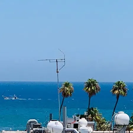 Seaview Tmece Larnaca *